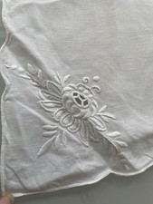 anciennes serviettes de table  en coton blanc brodées main 6 pieces/7301V0