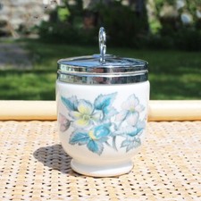 Cuit œuf en porcelaine décor