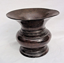 Asie - vase ou crachoir ancien