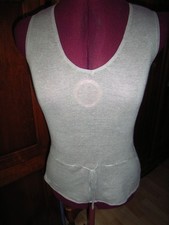 haut beige sans manches lien