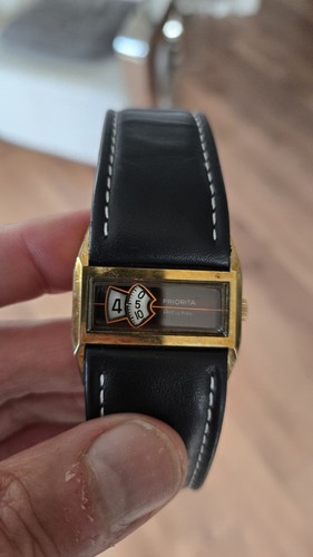 Montre guichet - a,