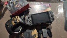 Nintendo Switch &  Pro Controller Collector Édition Monster Hunter Rise 
