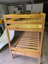 2 lits superposés adolescent en pin en bon état  