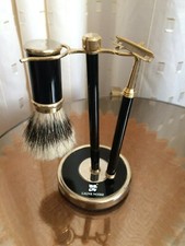 Vintage Ensemble De Rasage Rasoir Avec Son Blaireau Sur Support Ligne noire