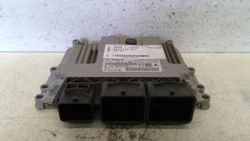 Calculateur moteur peugeot - calculateur,