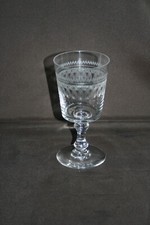 Verre de table ancien à pied