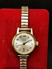 BELLE Montre suisse ancienne  MOD plaqué OR fonctionne. 