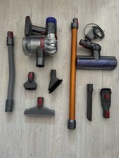 Aspirateur balais DYSON V8  (Occasion)