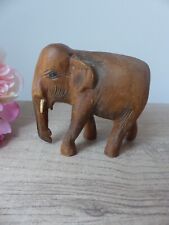 Figurine éléphant avec défenses en bois sculpté à la main, éléphant force cadeau