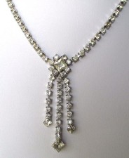 Ancien collier couleur argent