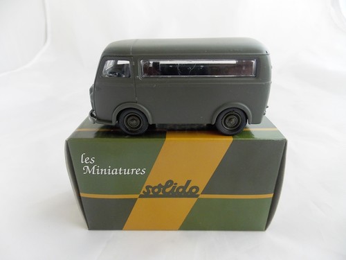 Miniature métal tank - miniature, solido