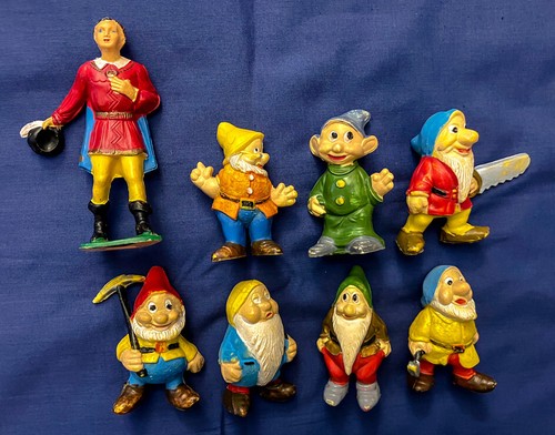 Figurines blanche neige - neige, et