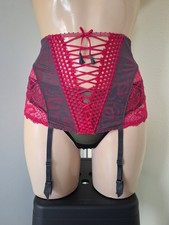 AUBADE SERRE TAILLE / PORTE JARRETELLE TAILLE S COULEUR GRIS / ROSE REF V152