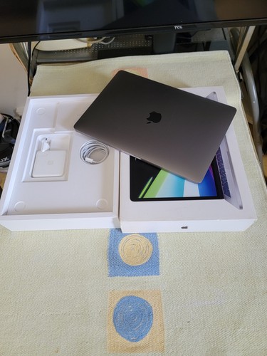 Macbook pro a2251 2020 - i5, @