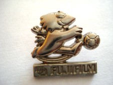 PINS FUJIFILM FOOTIX COUPE DU