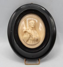 Cadre reliquaire en bois