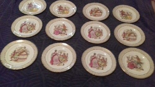 Lot assiettes à - 12,