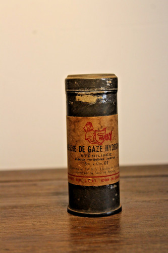 Ancienne boîte métal - en,