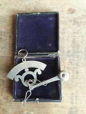 pèse lettre ancien grenier