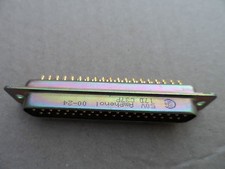 Connecteur SUB-D 37 male à