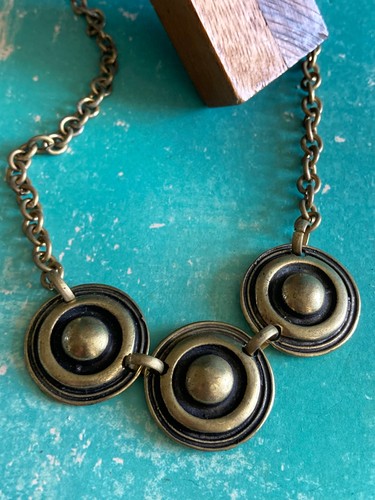 Collier style bronze art - style, d'art
