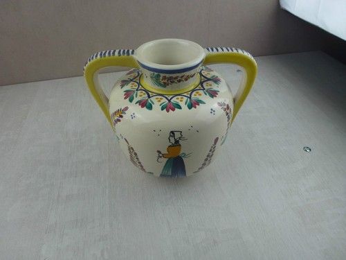 Vase avec anses décor