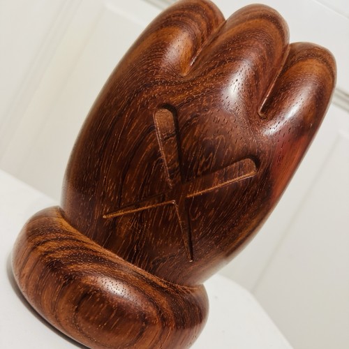 Kaws giswil more wooden - kaws,