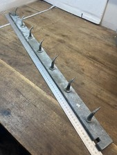 Barre de boucher vintage à crochets / dents de loup 96  cm 7 crochets / esses