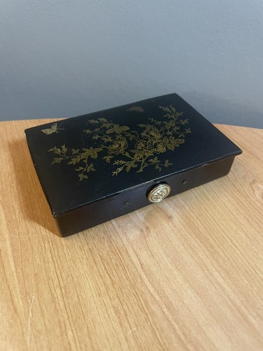 Petite boîte vintage noire