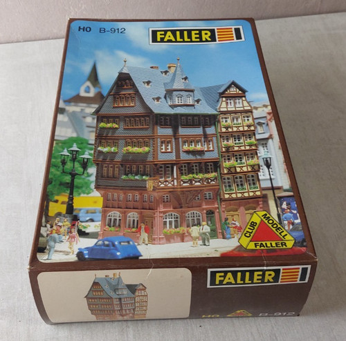 Ancienne maquette immeuble - ancienne, maquette,