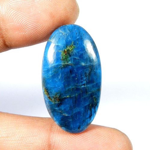 Cabochon apatite bleu fluo