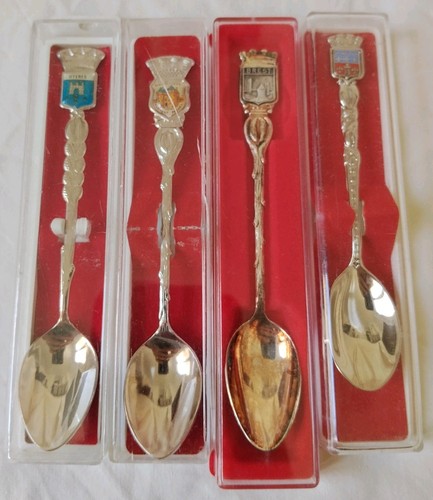 Lot cuillères souvenir - 4,