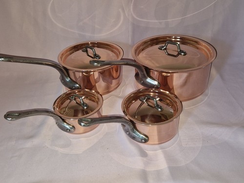 Casseroles avec couvercles - avec,