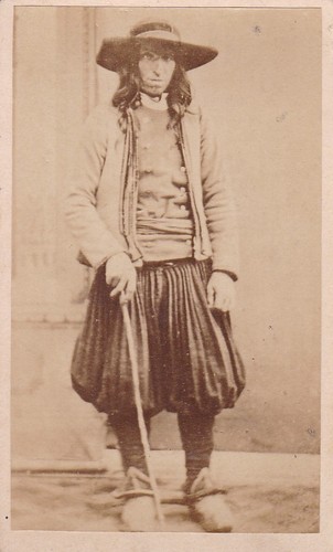 Breton costume traditionnel - breton, en