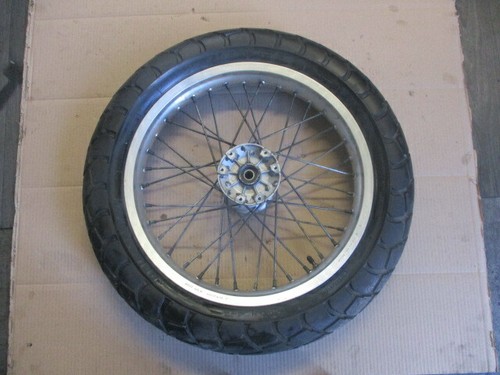 Roue avant avec pneu bon - , état