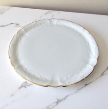 Limoges Lafarge. Plat rond à tarte en porcelaine modèle rocaille