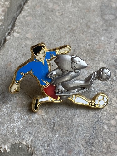Pin footix coupe - pin’s,