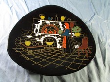 Assiette  à fond noir en