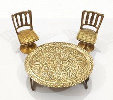 Ancienne belle table ou chaise