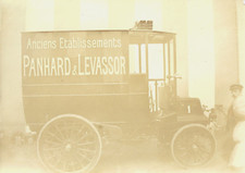 AUTOMOBILES  CIRCA 1895 - 1900   Véhicule ancien voiture PANHARD & LEVASSOR