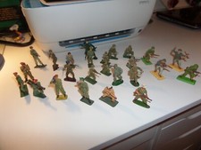 FIGURINES STARLUX -  SOLDAT LEGION PARACHUTISTE ETC...