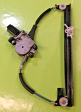 Leve vitre Avant Droit / ALFA ROMEO 147 / 46751870