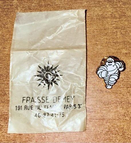 Pin doré michelin - pin’s, "