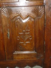 ANCIEN BUFFET EN NOYER MEUBLE