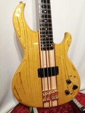 Guitare basse électrique