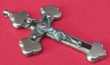 Ancien Pendentif Croix Crucifix en metal et bois