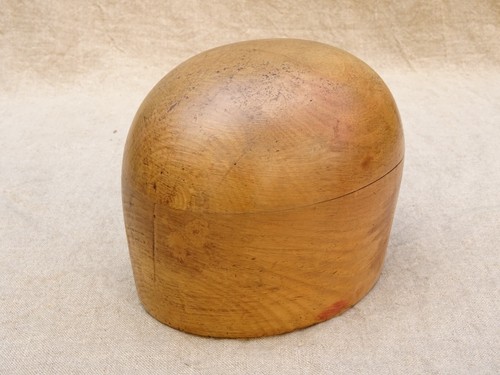 Outil ancien forme chapeau - forme, à