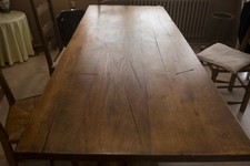 TABLE DE PRIEURÉ FIN XIXe ACCOMPAGNÉE DE SIX CHAISES