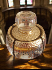 ** Flacon parfum factice vintage avec charme rétro