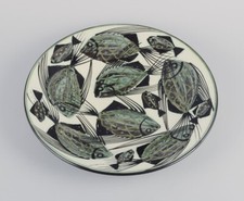 Astrid Tjalk for Kähler. Grand plat unique en céramique avec motif poisson. M...